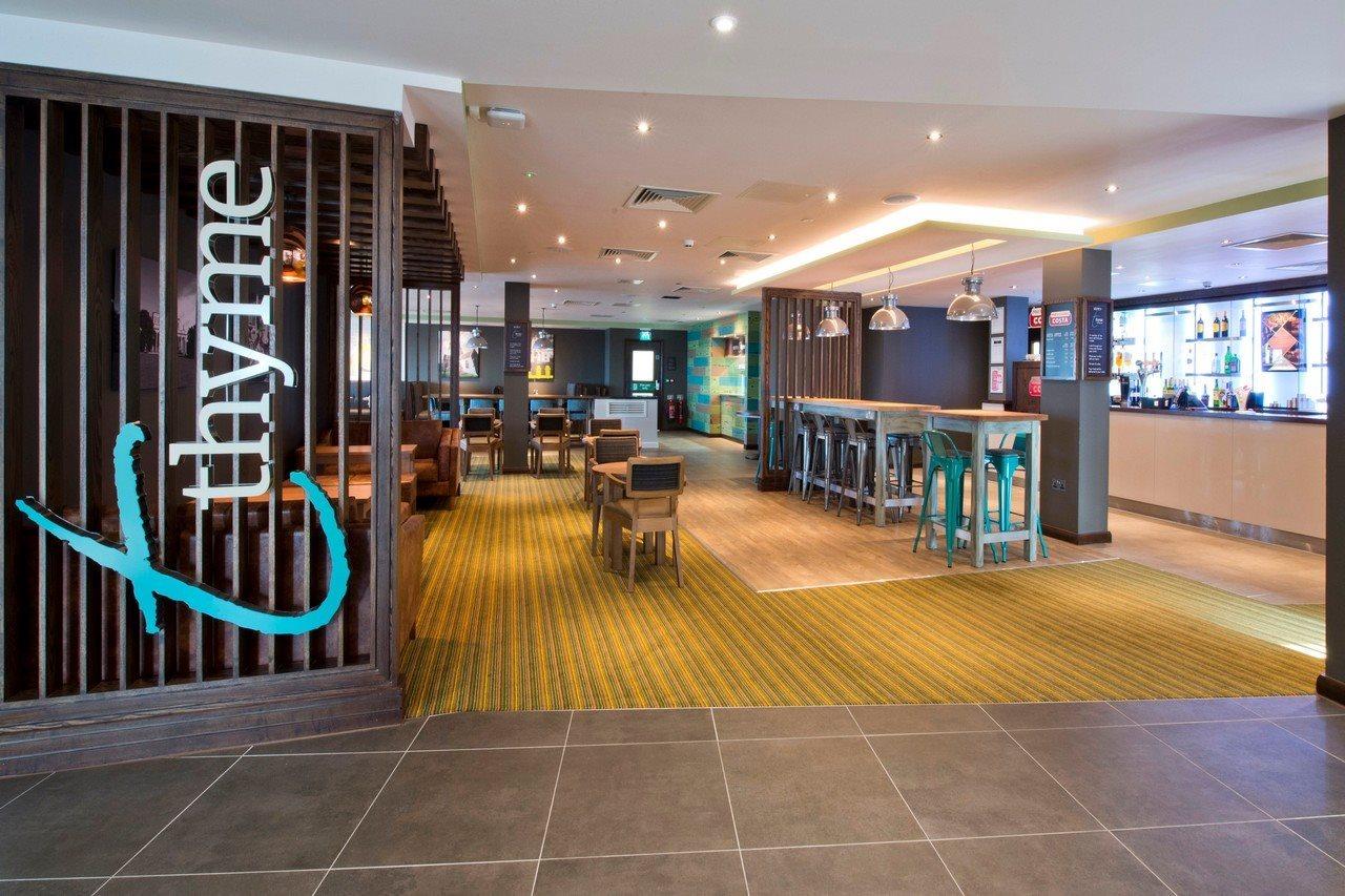 Premier Inn Cheltenham Town Centre Экстерьер фото